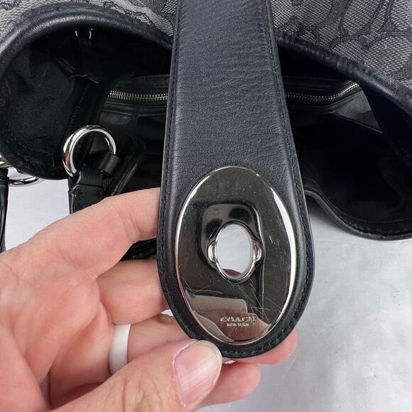 EUC Coach Outline SIGNATURE Carlyle Shoulder Bag BLACK SMOKE Silver Accents - Picture 7 of 12